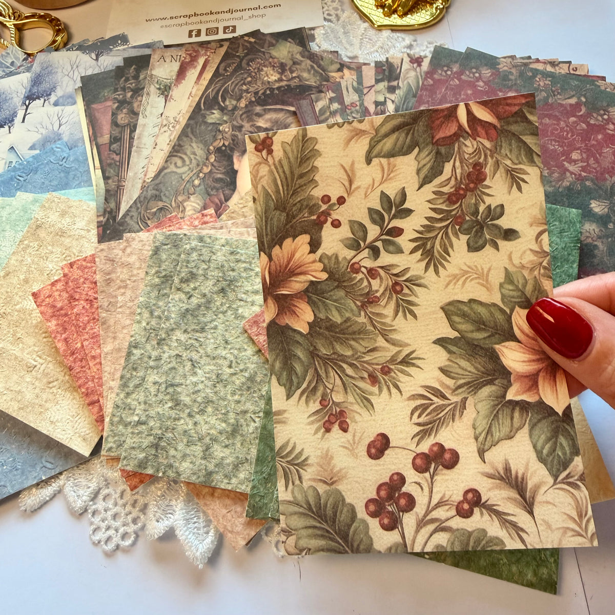 28 Pcs Embossed Festive Paper Pack